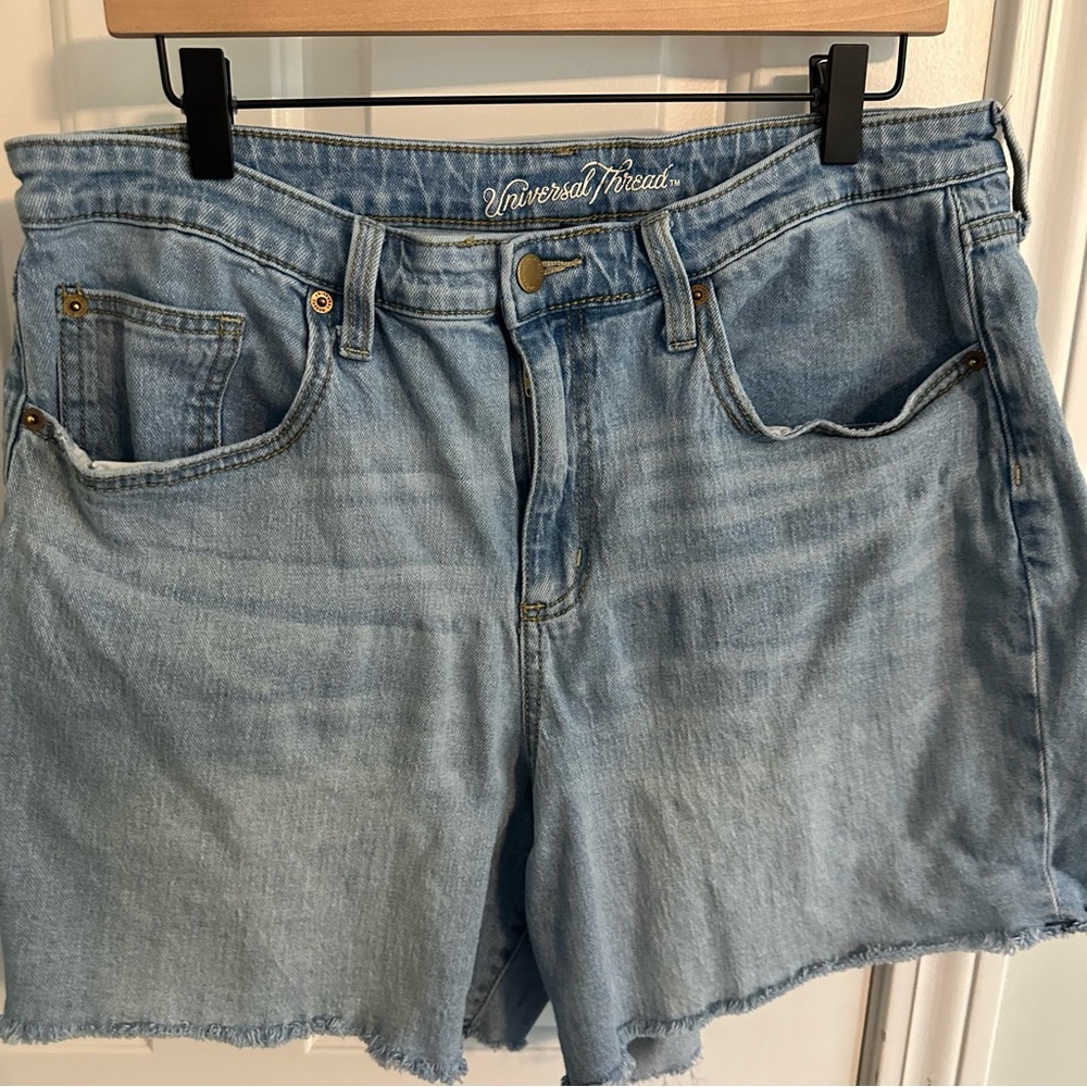 Universal Thread Target Women’s Cutoff Jean Shorts - Picture 2 of 5